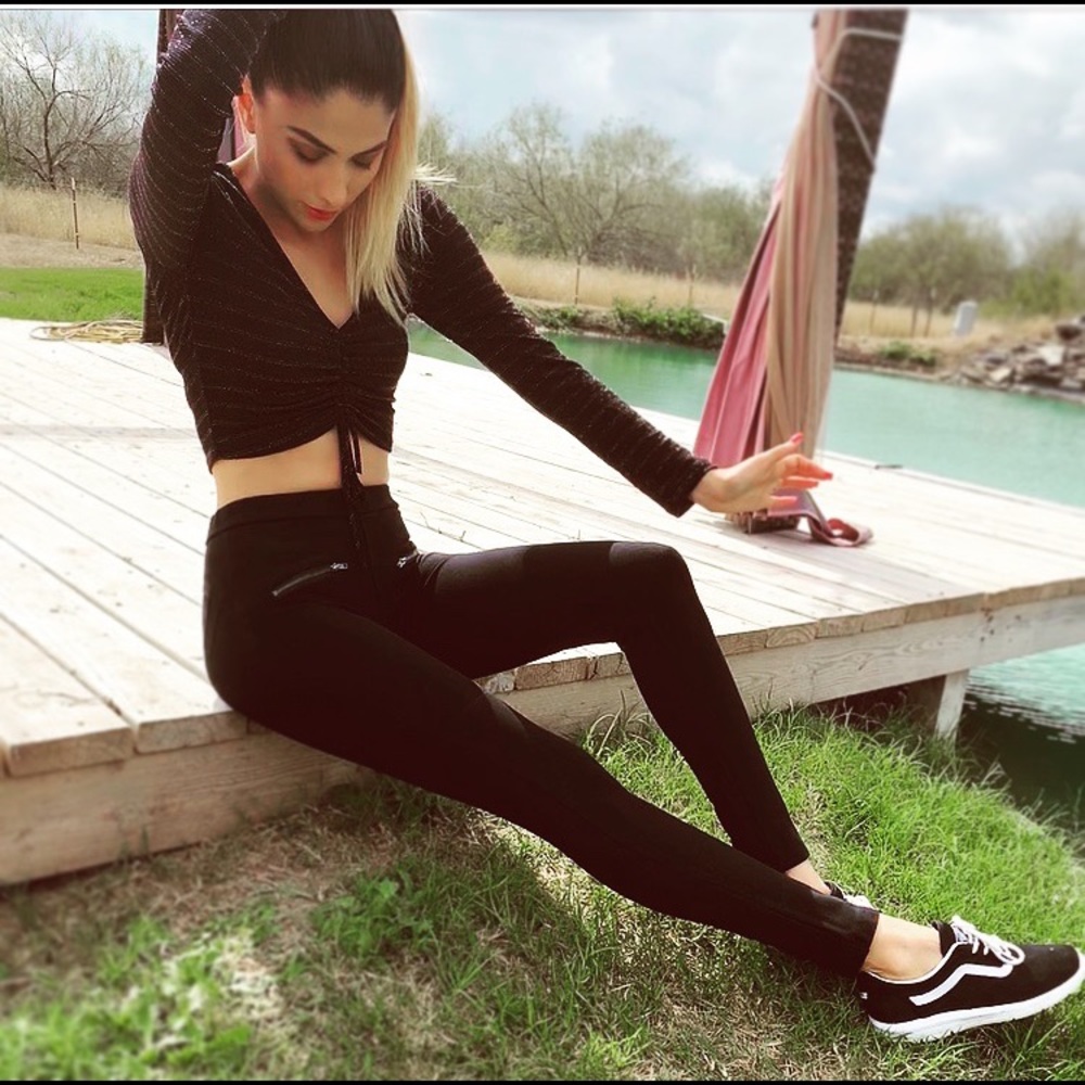 Black crop top